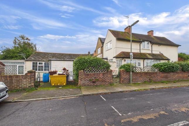 74, Old Charlton Road, Shepperton photo 2
