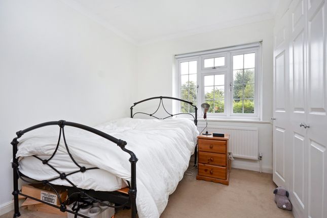 43 Rythe Court, Portsmouth Road, Thames Ditton photo 4