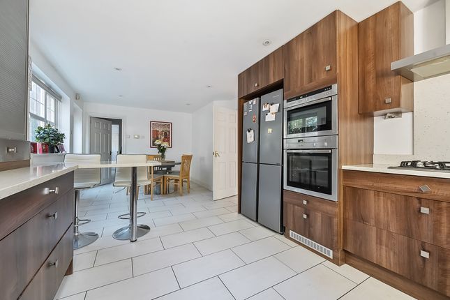 5, Charwood Close, Shenley, Radlett photo 2