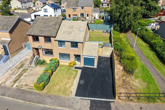 32, Cowal Crescent, Glenrothes photo 2