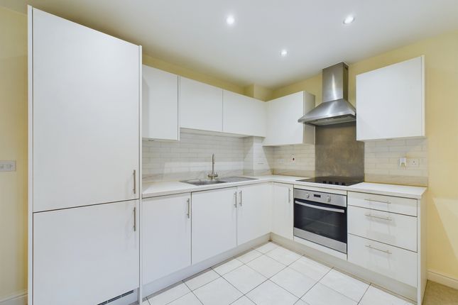 15 Pallatia Court, High Wycombe photo 2