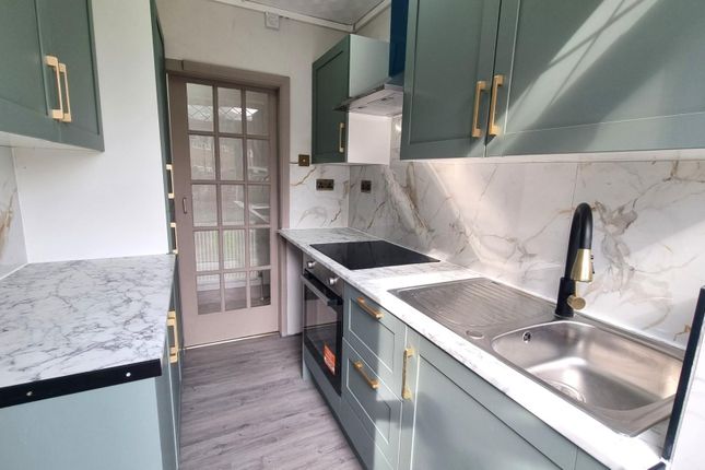 25, Stainton Road, Enfield photo 2