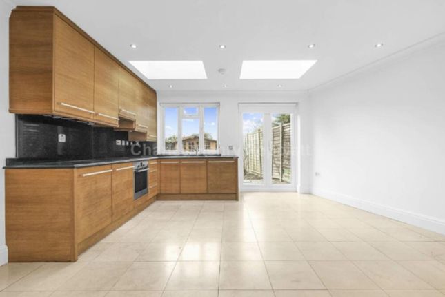 198 Brunswick Park Road, London photo 4