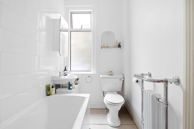 129, Lyndhurst Road, London photo 4