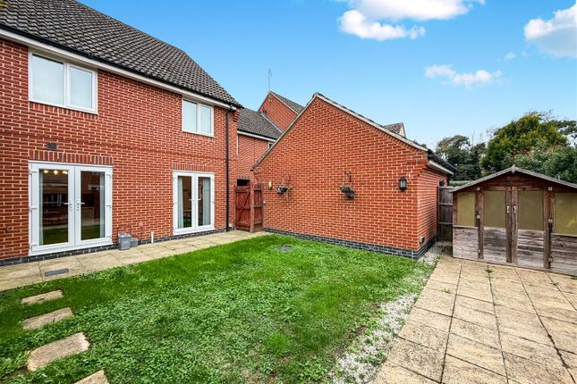 Acer Way, Bury St. Edmunds photo 2
