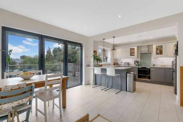14 Elmswood Gardens, Nottingham photo 2