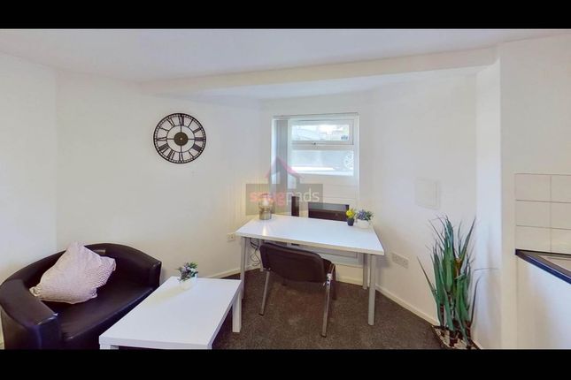Gildabrook Road, Salford photo 5