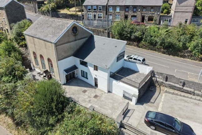 Ty Newydd, Llewellyn Street, Bridgend photo 4