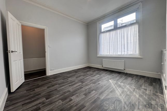 28 Hill Street, Blackpool photo 3