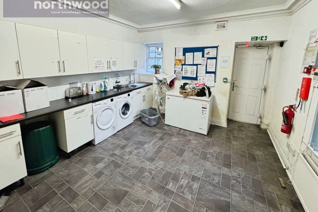 1, Parkfield Avenue, Birkenhead photo 3