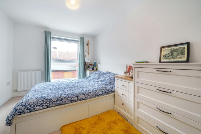 Flat for sale in Dowsell Way, Yate, Bristol