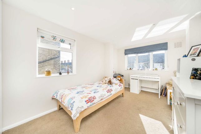 Lucien Road, London photo 4