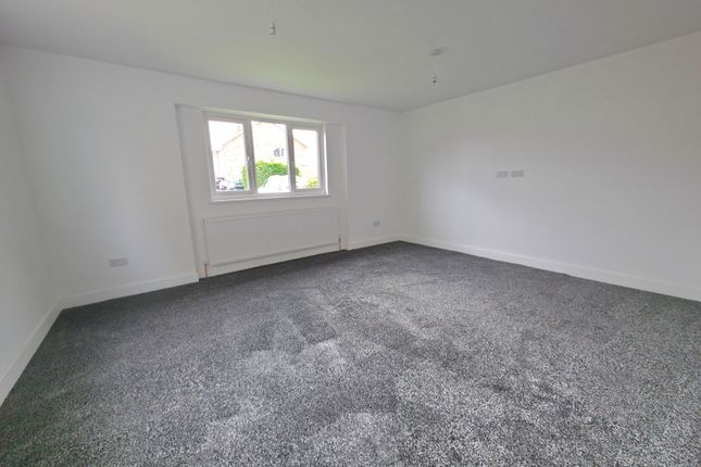 11, Thames Close, Bedworth photo 2