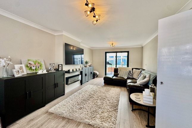 12, Guildford Avenue, Westgate-on-sea photo 2