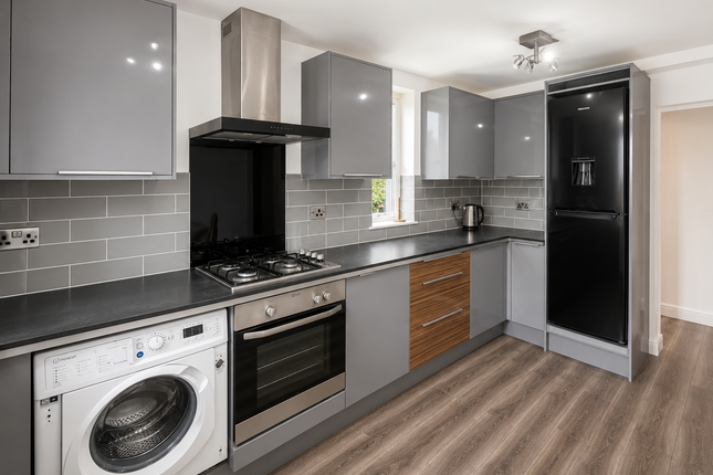 Flat 2, DEWSBURY photo 4
