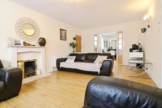 White Cottage, 47, Meadfield Road, Slough photo 4