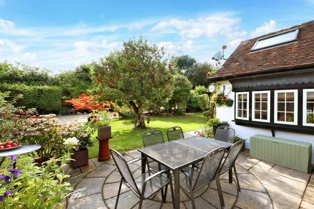 4-bed house on Thatch Cottage, Magpie Lane, Amersham, £1,275,000