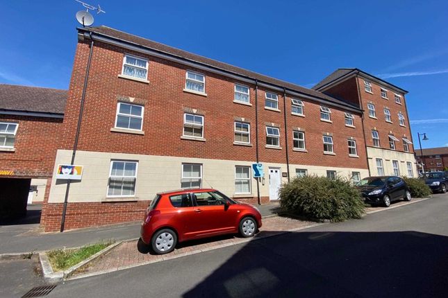 Thumbnail Flat for sale in Delius House, Swindon