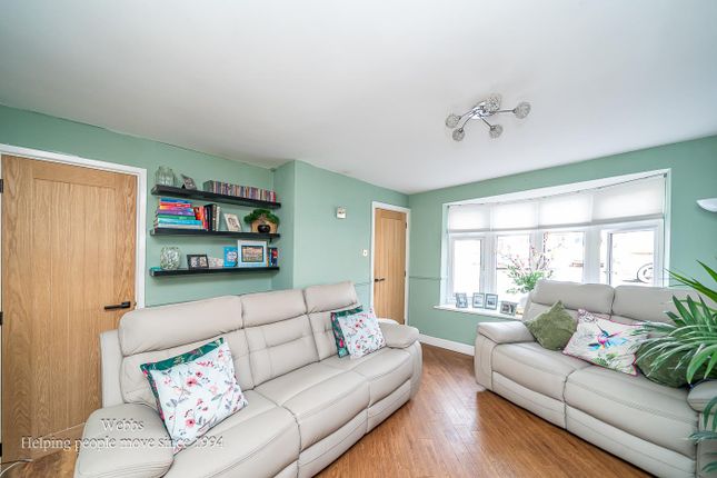 11, Wallace Close, Cannock photo 5