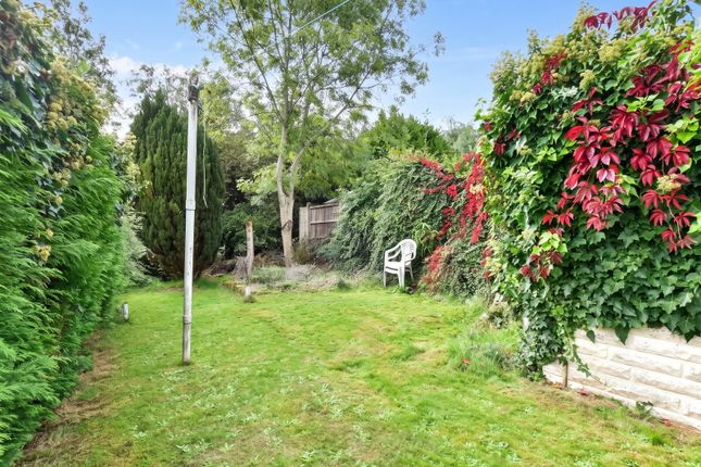 29, Tiverton Close, Kingswinford photo 3