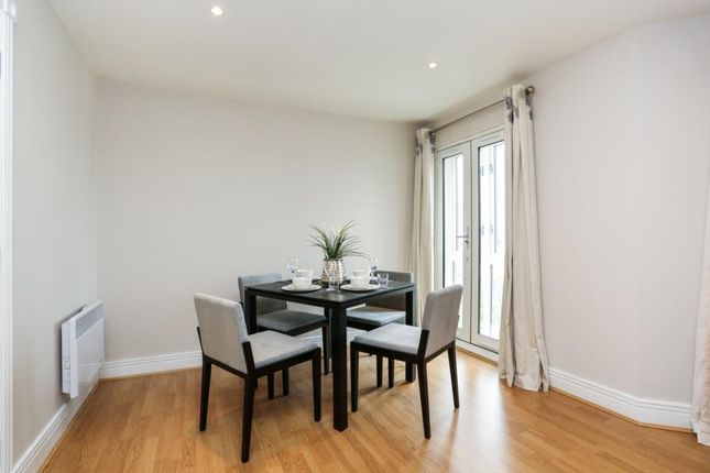 34, Tollard House, Kensington High Street, London photo 3