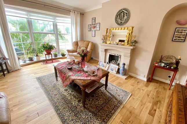 12, Beechwood Crescent, Eastbourne photo 2