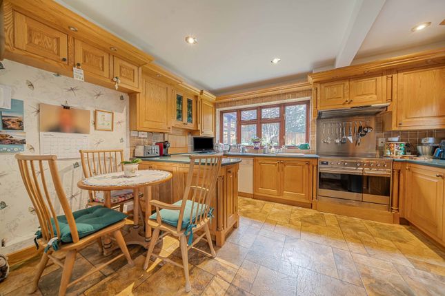 3, Coombe Close, Wollaton photo 3