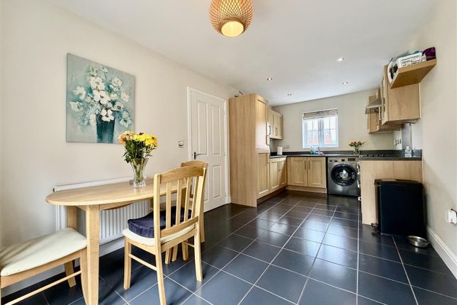 21, Amport Lane Kingsway, Gloucester photo 2
