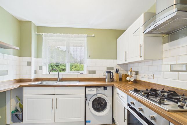 Flat 31, Wheeler Court Armour Hill, Reading photo 3
