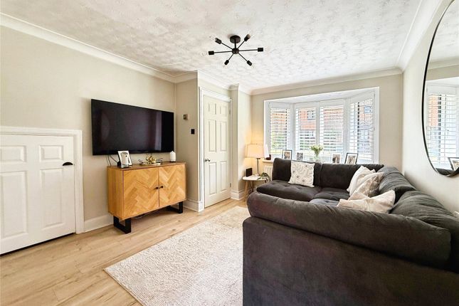 16, Thorne Close, Berkshire photo 4