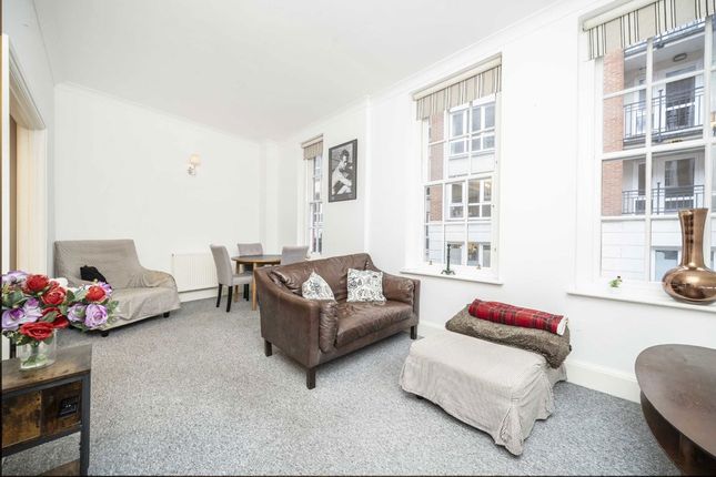 Flat 6, Wesley House, 5, Little Britain, London photo 3