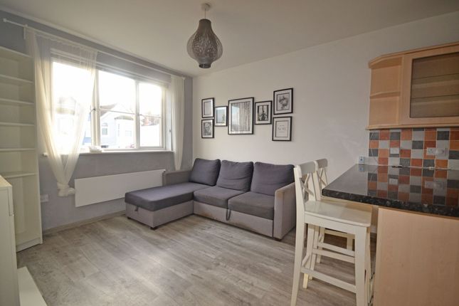 Flat 4, Hill House, Chichester photo 2