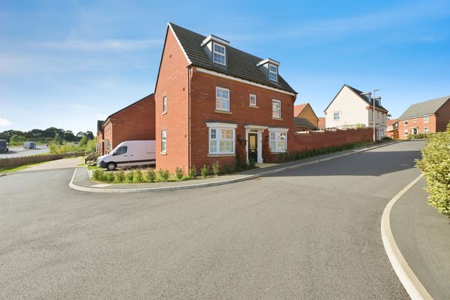 4-bed house on 4, Dickens Close, Northampton, £375,000
