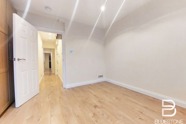Flat to rent in Southwell Road, London
