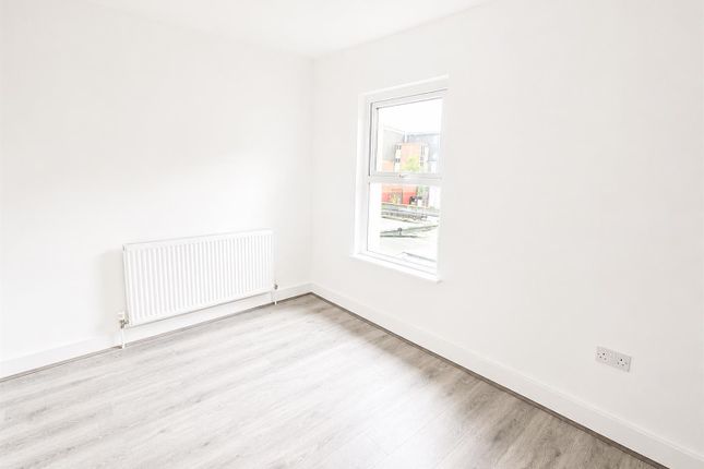 35, Chestnut Road, Enfield photo 5