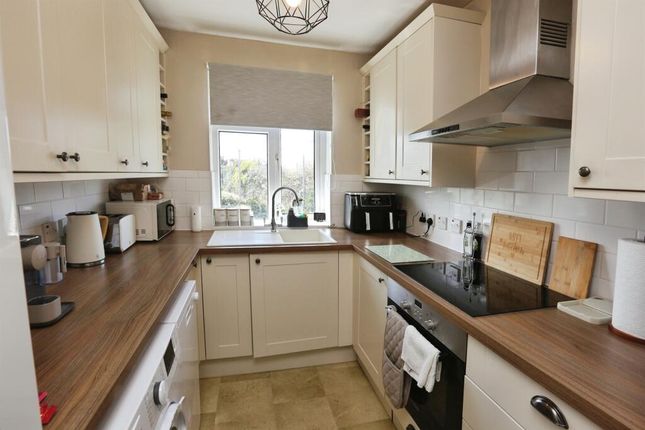 68, Wilmott Close, Gosport photo 4