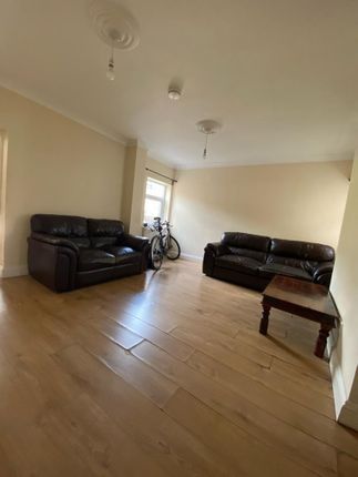 Thumbnail Flat to rent in Ritches Road, London