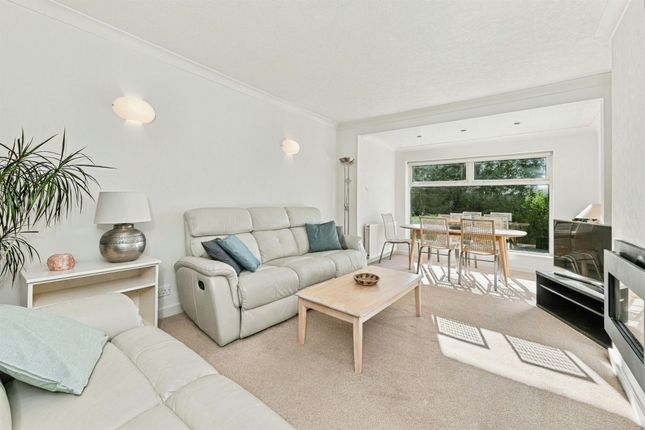 20, Fenay Drive, Huddersfield photo 2