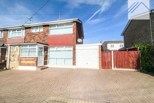 3-bed house on 54A, Urmond Road, Canvey Island, £300,000