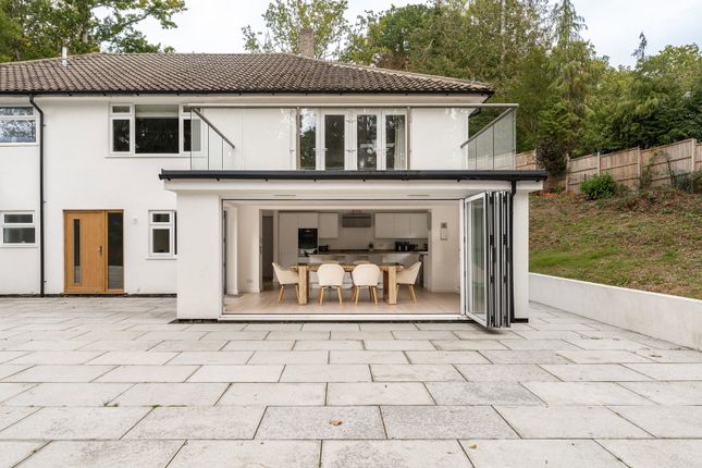 Lake View, East Grinstead photo 3
