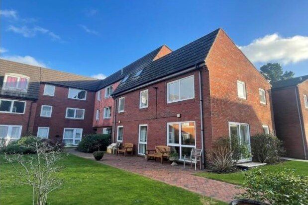 Thumbnail Property to rent in Homelands House, Ferndown