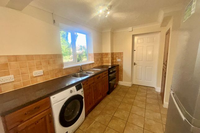 19, Church Lane, Crawley photo 5