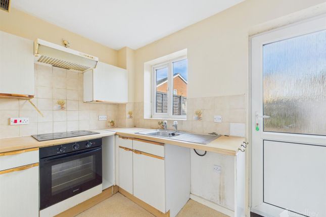 36, Newcastle Close, Weston Heights, Stevenage photo 2