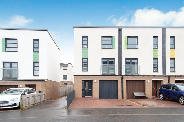 Town house for sale in Arthur Henderson Avenue, Paisley