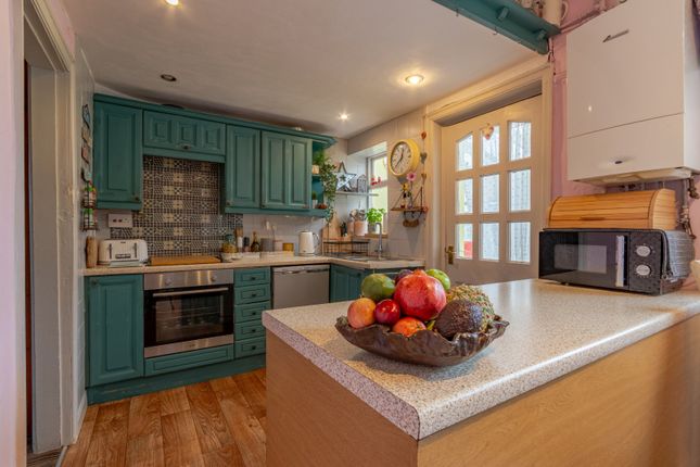 4, Florence Avenue, Bradford photo 2