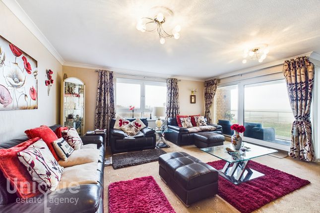 Flat for sale in Royal Beach Court, North Promenade, Lytham St. Annes