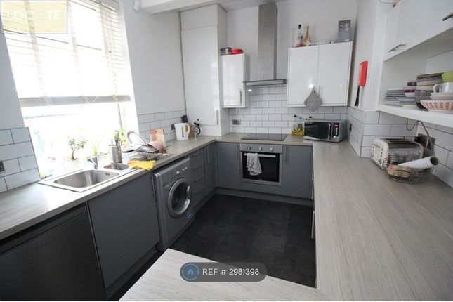 Tootal Drive, Salford photo 3