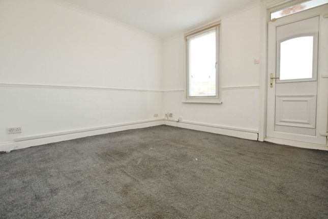 13, Wainscott Road, Rochester photo 2