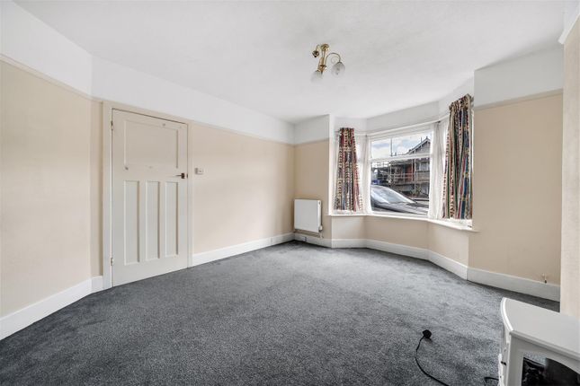 10, Ashmore Crescent, Poole photo 4