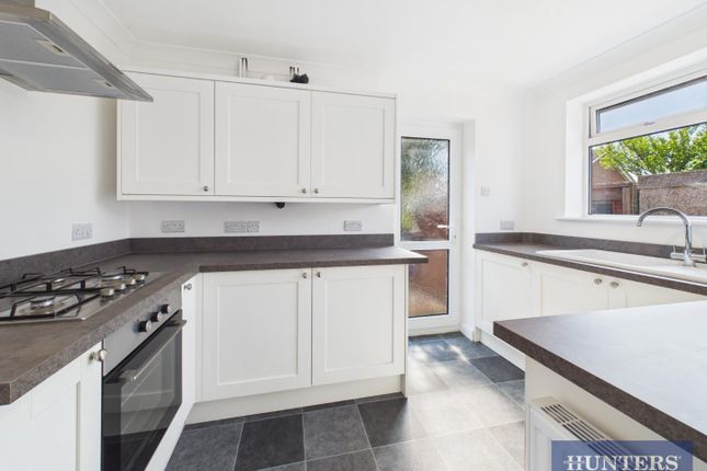 6, Cedar Grove, Filey photo 2
